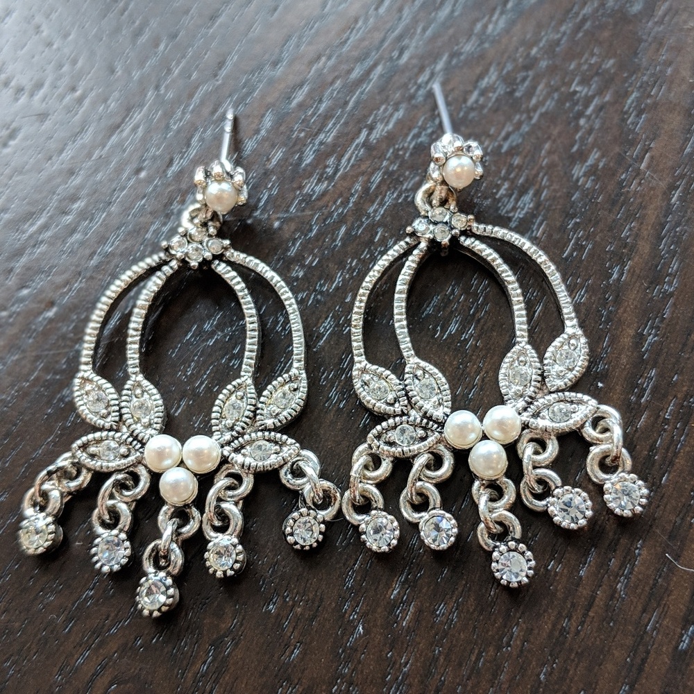 Chandelier earrings